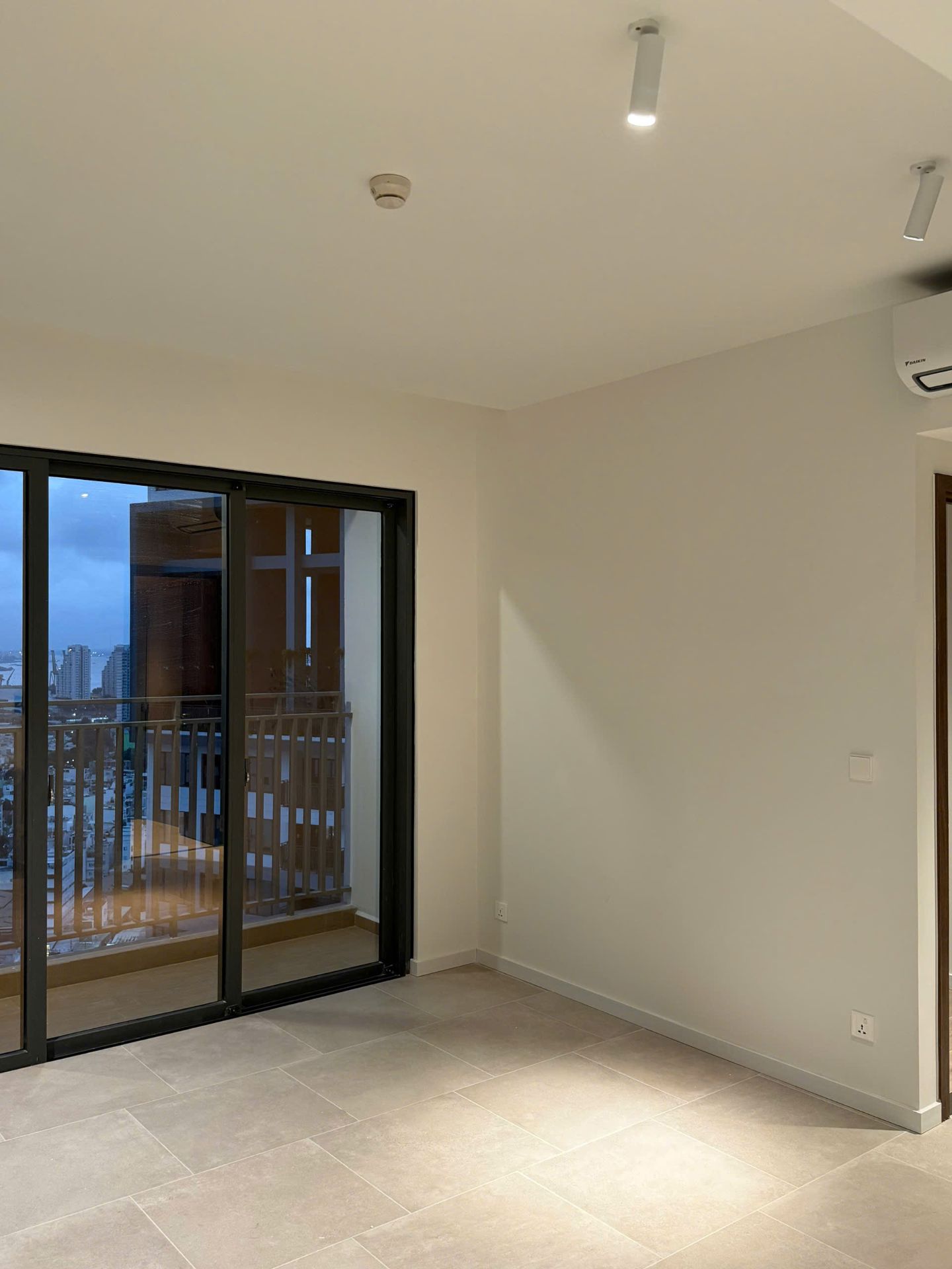 Cho Thuê Căn Hộ 2PN The Infiniti – View hồ bơi – 79m² – 28 Triệu/Tháng